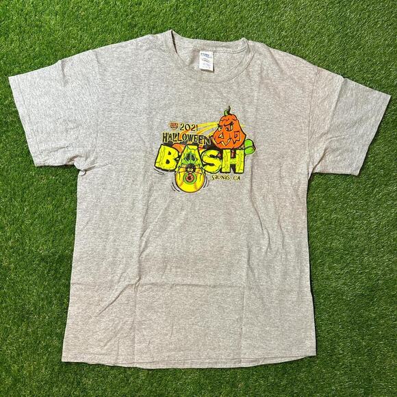 2021 Halloween Bash graphic tee featuring a pumpkin & spider - Picture 1 of 6